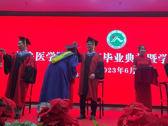 說明: C:\Users\lenovo\Desktop\bfda4a4ace36d3317409bc655c02f0a.jpg