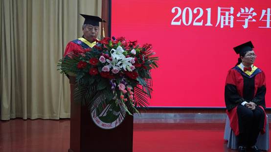 說明: E:\2020-2021學(xué)年學(xué)生工作\003照片資料\2021.06.25畢業(yè)典禮\DSC02355.JPG
