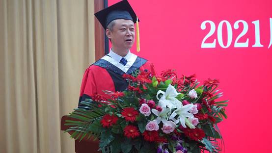 說明: E:\2020-2021學(xué)年學(xué)生工作\003照片資料\2021.06.25畢業(yè)典禮\DSC02496.JPG